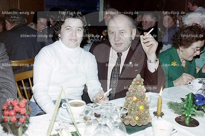 1974 Weihnachtsfeier der Senioren im Helenensaal Sinzig: WHSNHLSN-008383