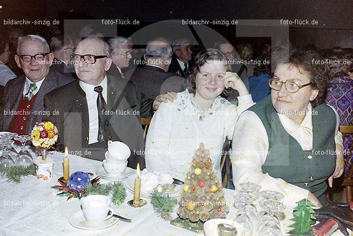 1974 Weihnachtsfeier der Senioren im Helenensaal Sinzig: WHSNHLSN-008412