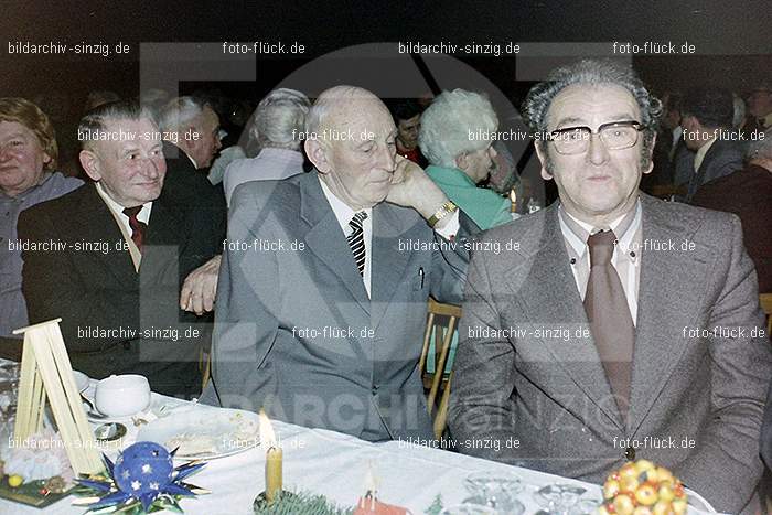 1974 Weihnachtsfeier der Senioren im Helenensaal Sinzig: WHSNHLSN-008415