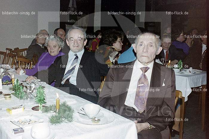 1974 Weihnachtsfeier der Senioren im Helenensaal Sinzig: WHSNHLSN-008420