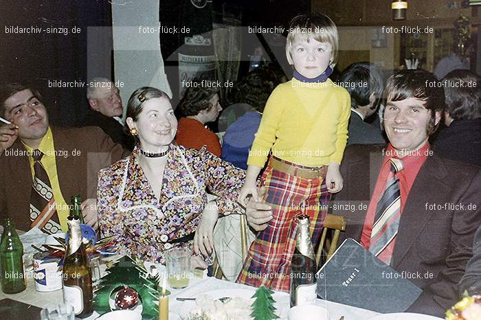 1974 Weihnachtsfeier der Senioren im Helenensaal Sinzig: WHSNHLSN-008442