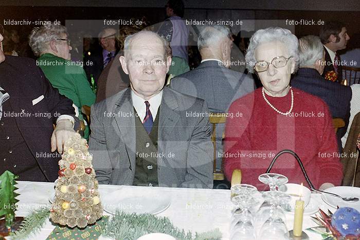 1974 Weihnachtsfeier der Senioren im Helenensaal Sinzig: WHSNHLSN-008463