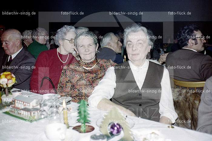 1974 Weihnachtsfeier der Senioren im Helenensaal Sinzig: WHSNHLSN-008467