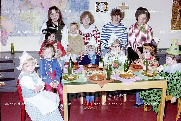 1979 Karneval im Kath. Kindergarten St. Peter Sinzig: KRKTKNSTPTSN-008490