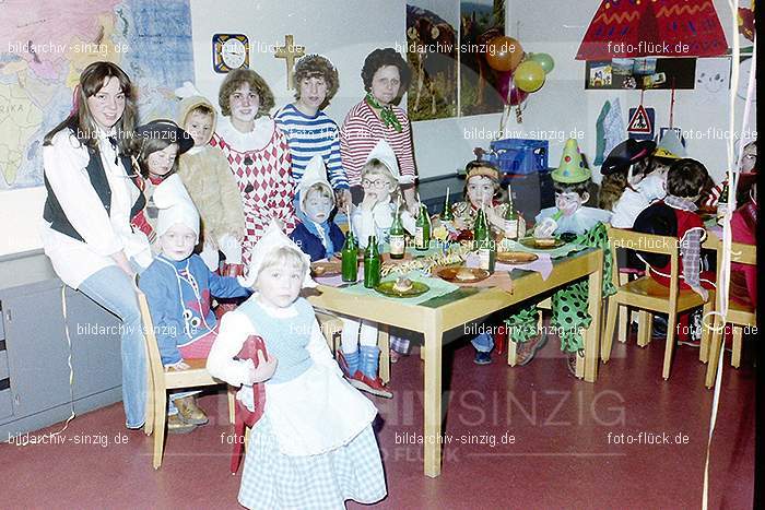 1979 Karneval im Kath. Kindergarten St. Peter Sinzig: KRKTKNSTPTSN-008491