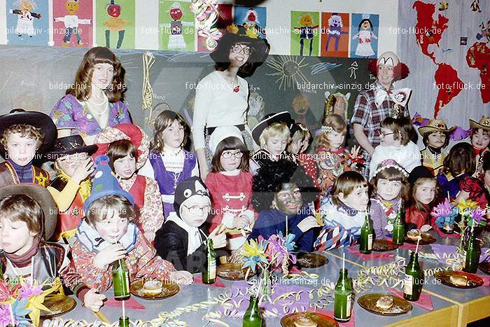 1979 Karneval im Kath. Kindergarten St. Peter Sinzig: KRKTKNSTPTSN-008493