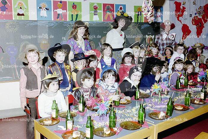 1979 Karneval im Kath. Kindergarten St. Peter Sinzig: KRKTKNSTPTSN-008494