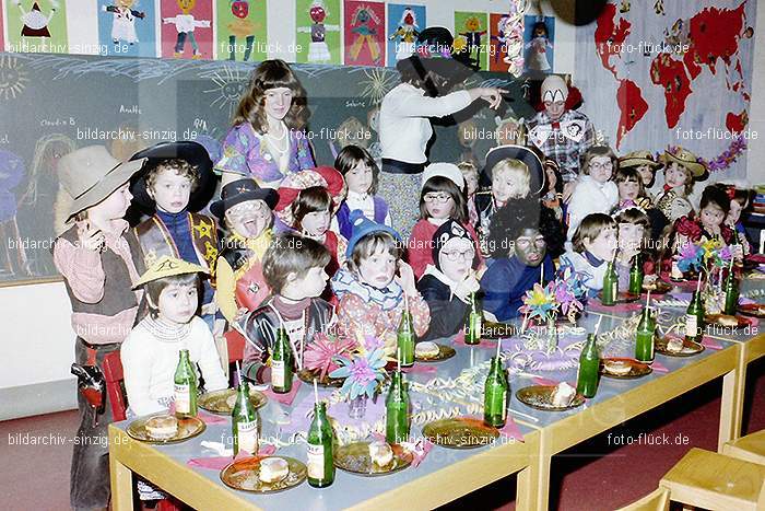 1979 Karneval im Kath. Kindergarten St. Peter Sinzig: KRKTKNSTPTSN-008495