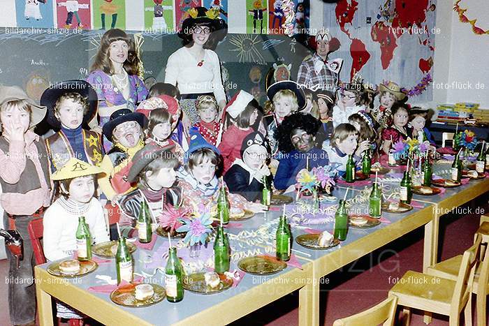 1979 Karneval im Kath. Kindergarten St. Peter Sinzig: KRKTKNSTPTSN-008496