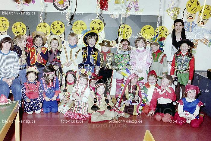 1979 Karneval im Kath. Kindergarten St. Peter Sinzig: KRKTKNSTPTSN-008498