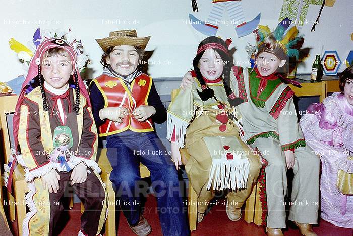 1979 Karneval im Kath. Kindergarten St. Peter Sinzig: KRKTKNSTPTSN-008500