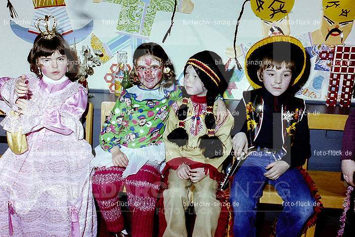 1979 Karneval im Kath. Kindergarten St. Peter Sinzig: KRKTKNSTPTSN-008503