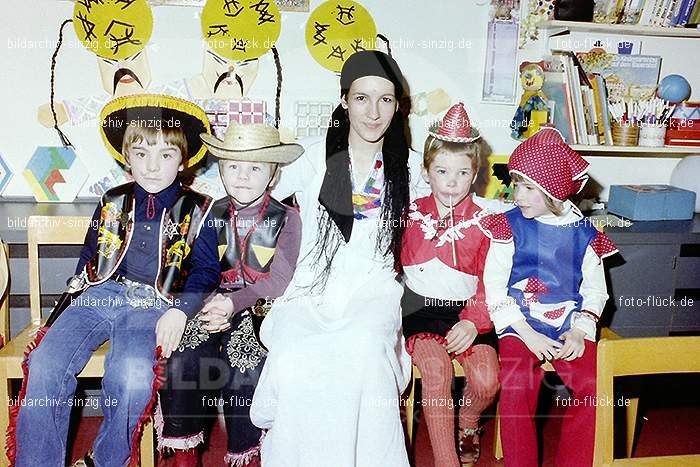 1979 Karneval im Kath. Kindergarten St. Peter Sinzig: KRKTKNSTPTSN-008504