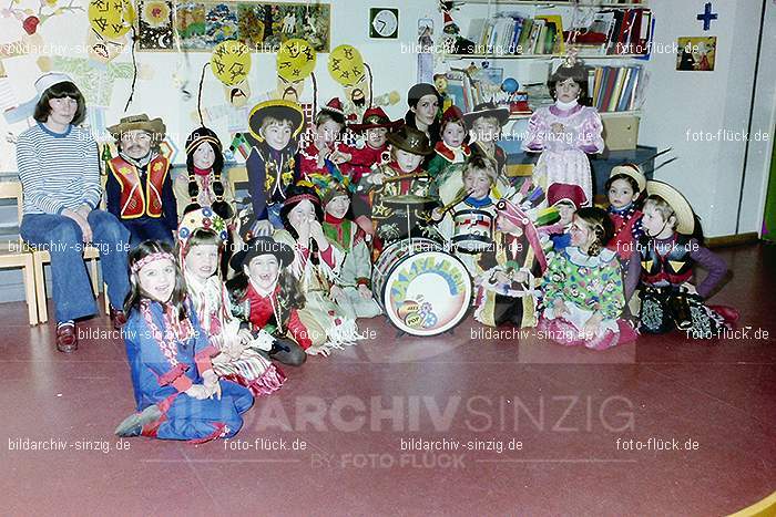 1979 Karneval im Kath. Kindergarten St. Peter Sinzig: KRKTKNSTPTSN-008505