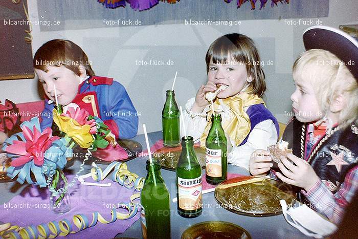 1979 Karneval im Kath. Kindergarten St. Peter Sinzig: KRKTKNSTPTSN-008513