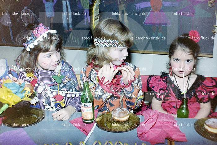 1979 Karneval im Kath. Kindergarten St. Peter Sinzig: KRKTKNSTPTSN-008514