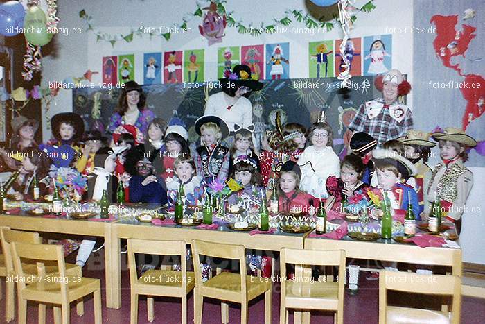 1979 Karneval im Kath. Kindergarten St. Peter Sinzig: KRKTKNSTPTSN-008516