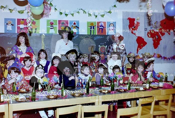 1979 Karneval im Kath. Kindergarten St. Peter Sinzig: KRKTKNSTPTSN-008517