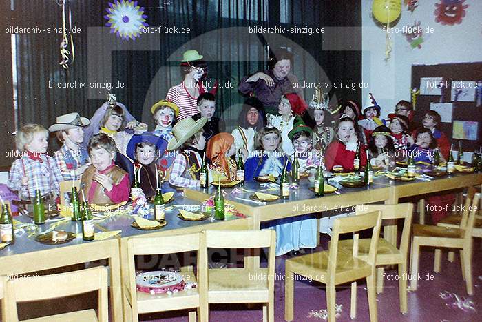 1979 Karneval im Kath. Kindergarten St. Peter Sinzig: KRKTKNSTPTSN-008521