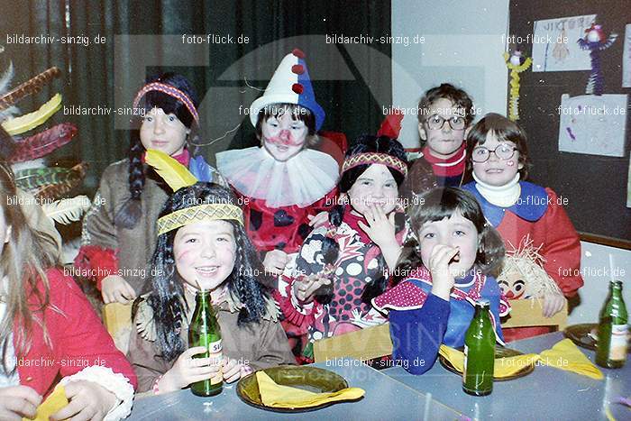 1979 Karneval im Kath. Kindergarten St. Peter Sinzig: KRKTKNSTPTSN-008523