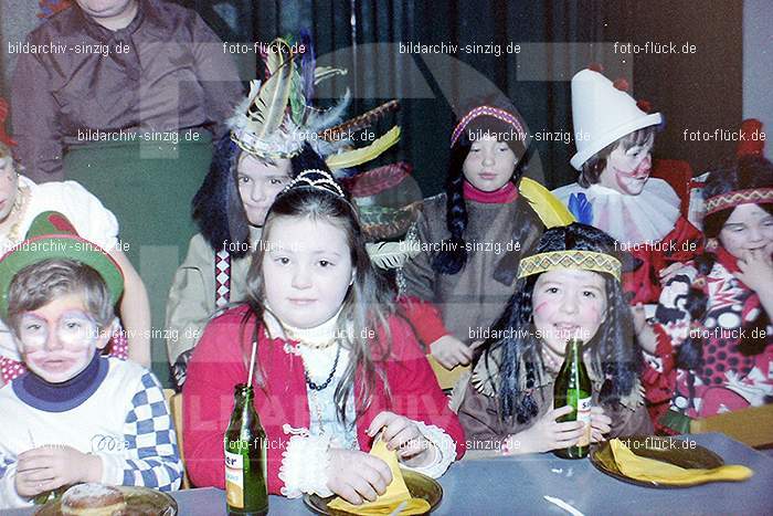 1979 Karneval im Kath. Kindergarten St. Peter Sinzig: KRKTKNSTPTSN-008525