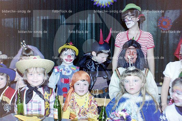 1979 Karneval im Kath. Kindergarten St. Peter Sinzig: KRKTKNSTPTSN-008526