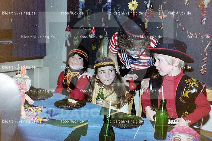 1979 Karneval im Kath. Kindergarten St. Peter Sinzig: KRKTKNSTPTSN-008535