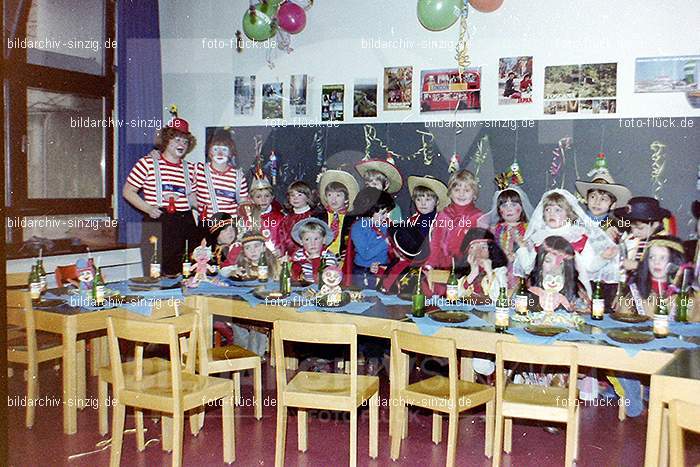 1979 Karneval im Kath. Kindergarten St. Peter Sinzig: KRKTKNSTPTSN-008537