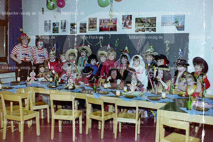 1979 Karneval im Kath. Kindergarten St. Peter Sinzig: KRKTKNSTPTSN-008538