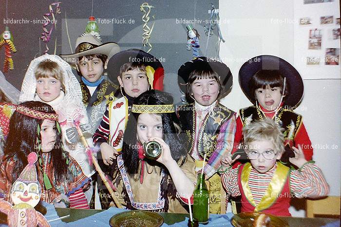 1979 Karneval im Kath. Kindergarten St. Peter Sinzig: KRKTKNSTPTSN-008539