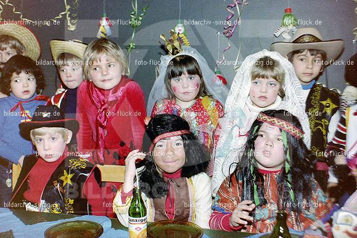 1979 Karneval im Kath. Kindergarten St. Peter Sinzig: KRKTKNSTPTSN-008540