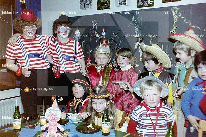 1979 Karneval im Kath. Kindergarten St. Peter Sinzig: KRKTKNSTPTSN-008542