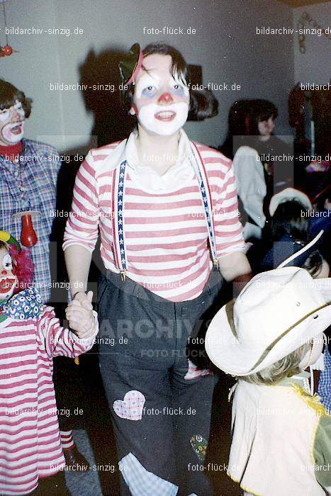 1979 Karneval im Kath. Kindergarten St. Peter Sinzig: KRKTKNSTPTSN-008550