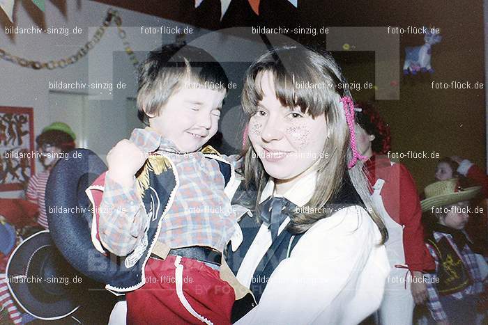 1979 Karneval im Kath. Kindergarten St. Peter Sinzig: KRKTKNSTPTSN-008553