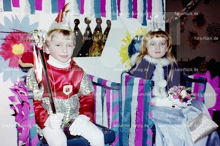 1979 Karneval im Kath. Kindergarten St. Peter Sinzig: KRKTKNSTPTSN-008556