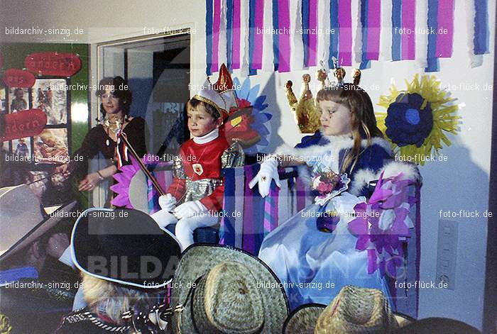 1979 Karneval im Kath. Kindergarten St. Peter Sinzig: KRKTKNSTPTSN-008559