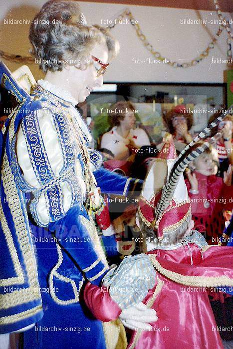 1979 Karneval im Kath. Kindergarten St. Peter Sinzig: KRKTKNSTPTSN-008575