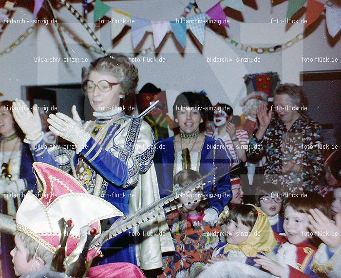 1979 Karneval im Kath. Kindergarten St. Peter Sinzig: KRKTKNSTPTSN-008577