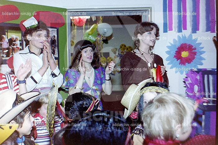 1979 Karneval im Kath. Kindergarten St. Peter Sinzig: KRKTKNSTPTSN-008578