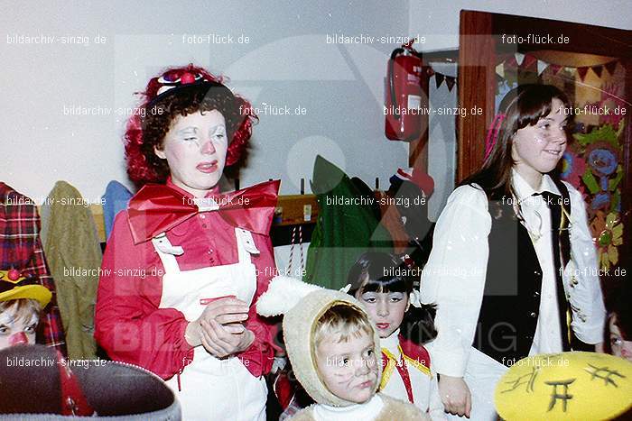 1979 Karneval im Kath. Kindergarten St. Peter Sinzig: KRKTKNSTPTSN-008589