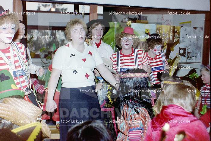 1979 Karneval im Kath. Kindergarten St. Peter Sinzig: KRKTKNSTPTSN-008592