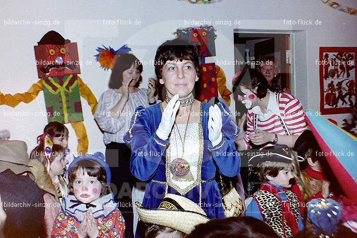 1979 Karneval im Kath. Kindergarten St. Peter Sinzig: KRKTKNSTPTSN-008595