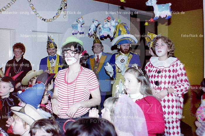 1979 Karneval im Kath. Kindergarten St. Peter Sinzig: KRKTKNSTPTSN-008610