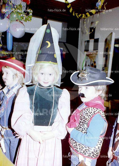 1979 Karneval im Kath. Kindergarten St. Peter Sinzig: KRKTKNSTPTSN-008616