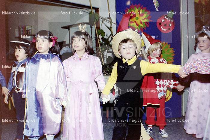 1979 Karneval im Kath. Kindergarten St. Peter Sinzig: KRKTKNSTPTSN-008623