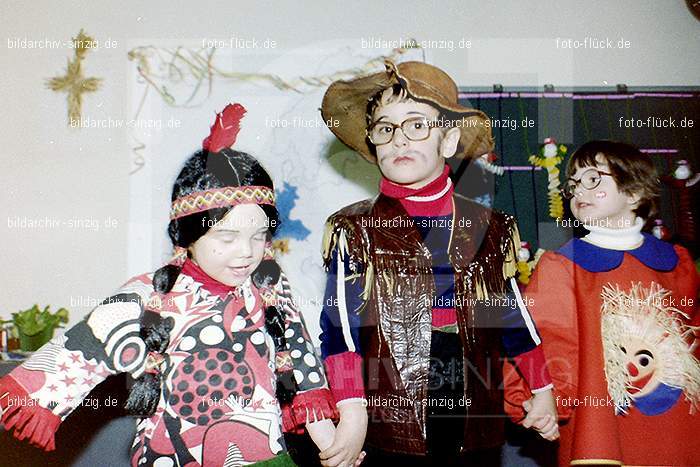 1979 Karneval im Kath. Kindergarten St. Peter Sinzig: KRKTKNSTPTSN-008627