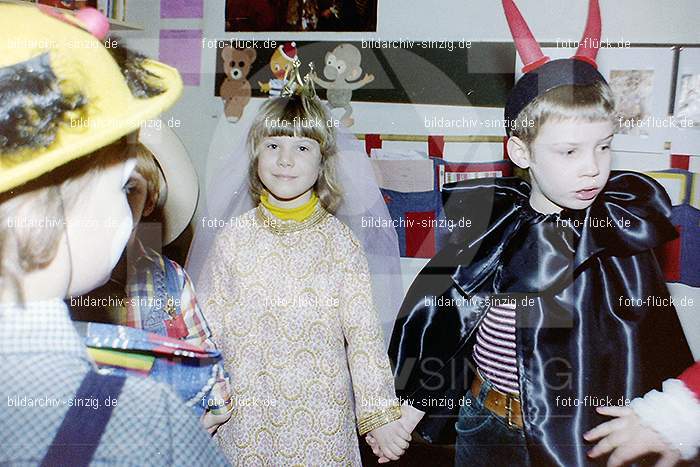 1979 Karneval im Kath. Kindergarten St. Peter Sinzig: KRKTKNSTPTSN-008629