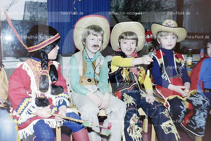 1979 Karneval im Kath. Kindergarten St. Peter Sinzig: KRKTKNSTPTSN-008637
