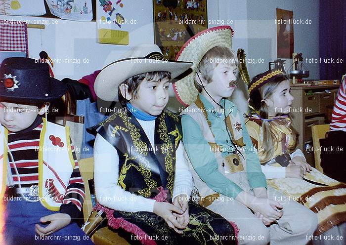 1979 Karneval im Kath. Kindergarten St. Peter Sinzig: KRKTKNSTPTSN-008650