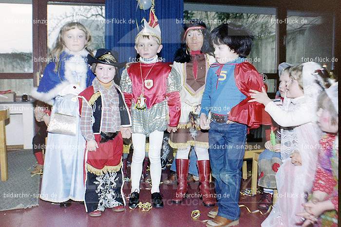 1979 Karneval im Kath. Kindergarten St. Peter Sinzig: KRKTKNSTPTSN-008726